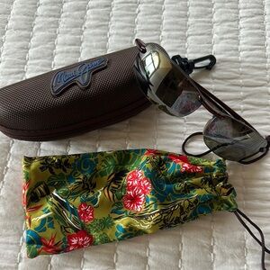 Maui Jim Brown sunglasses w/Case and  Floral Pouch w/readers